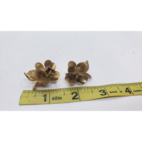 Vintage Big 3D Flower Clip On Earrings Gold Wash Judy Lee Realistic Big Sgned - Picture 9 of 9